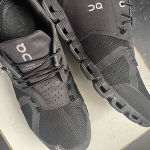 On Running Men's Shoes - Black and Gray